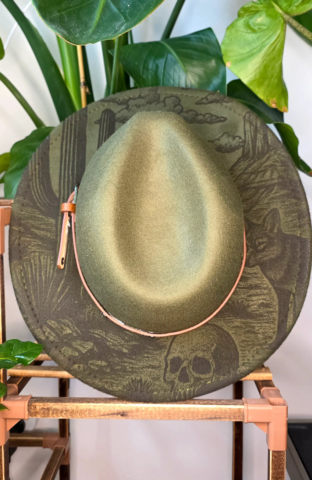 Green Western Fedora Hat with Engraved Desert & Skull Design – Adjustable Cowboy Style Western Fedora Hats