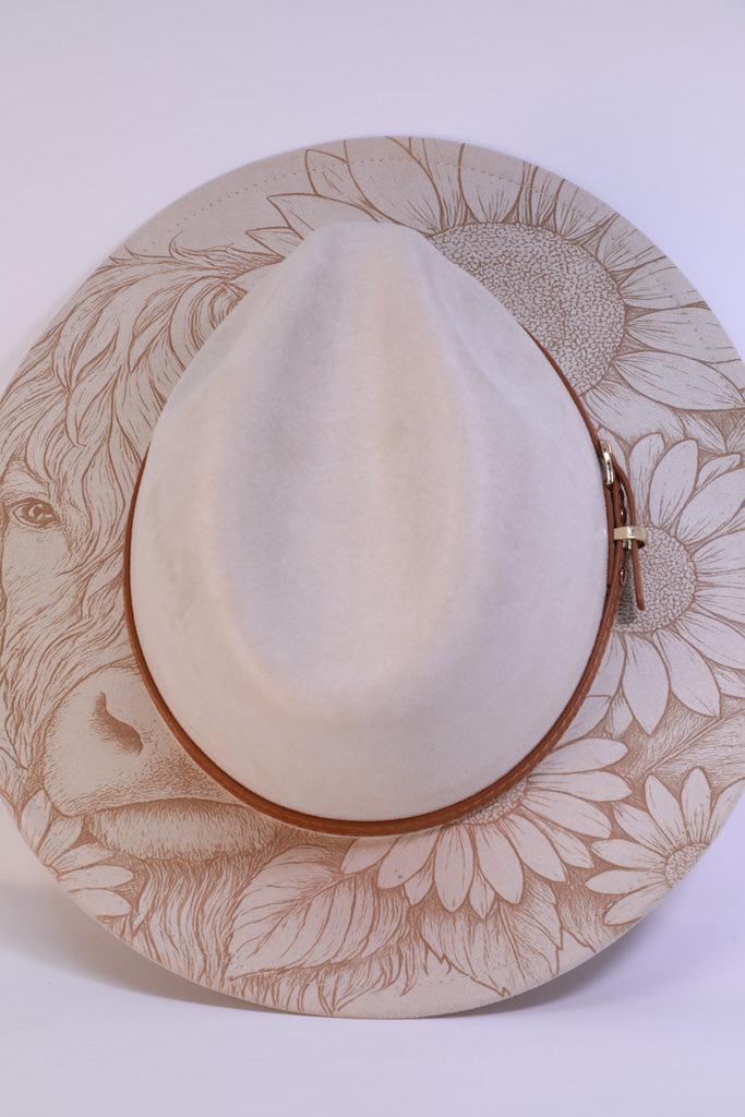 Engraved Fedora Hat – Highland Cow & Sunflower Design Biege