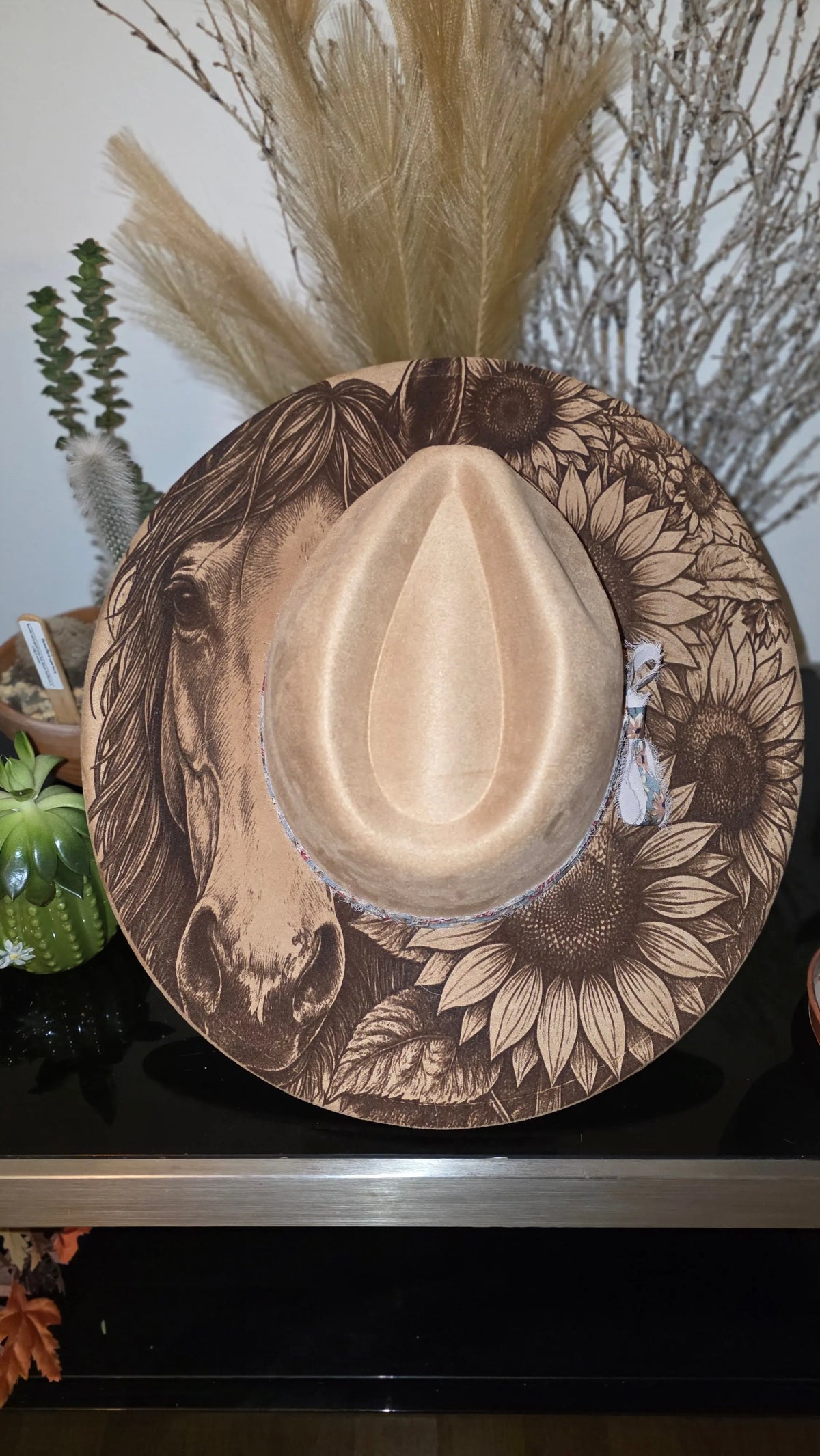 Laser engraved fedora with a detailed horse portrait paired with sunflowers (photo 2)