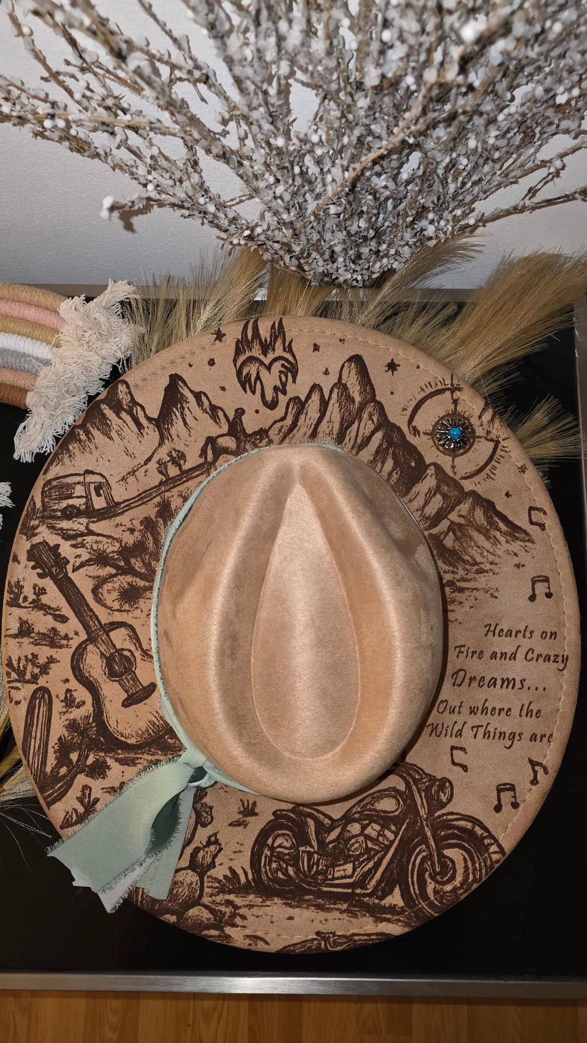 Wide brim fedora with an illustrated brim of symbolic western folklore detail (photo 8)
